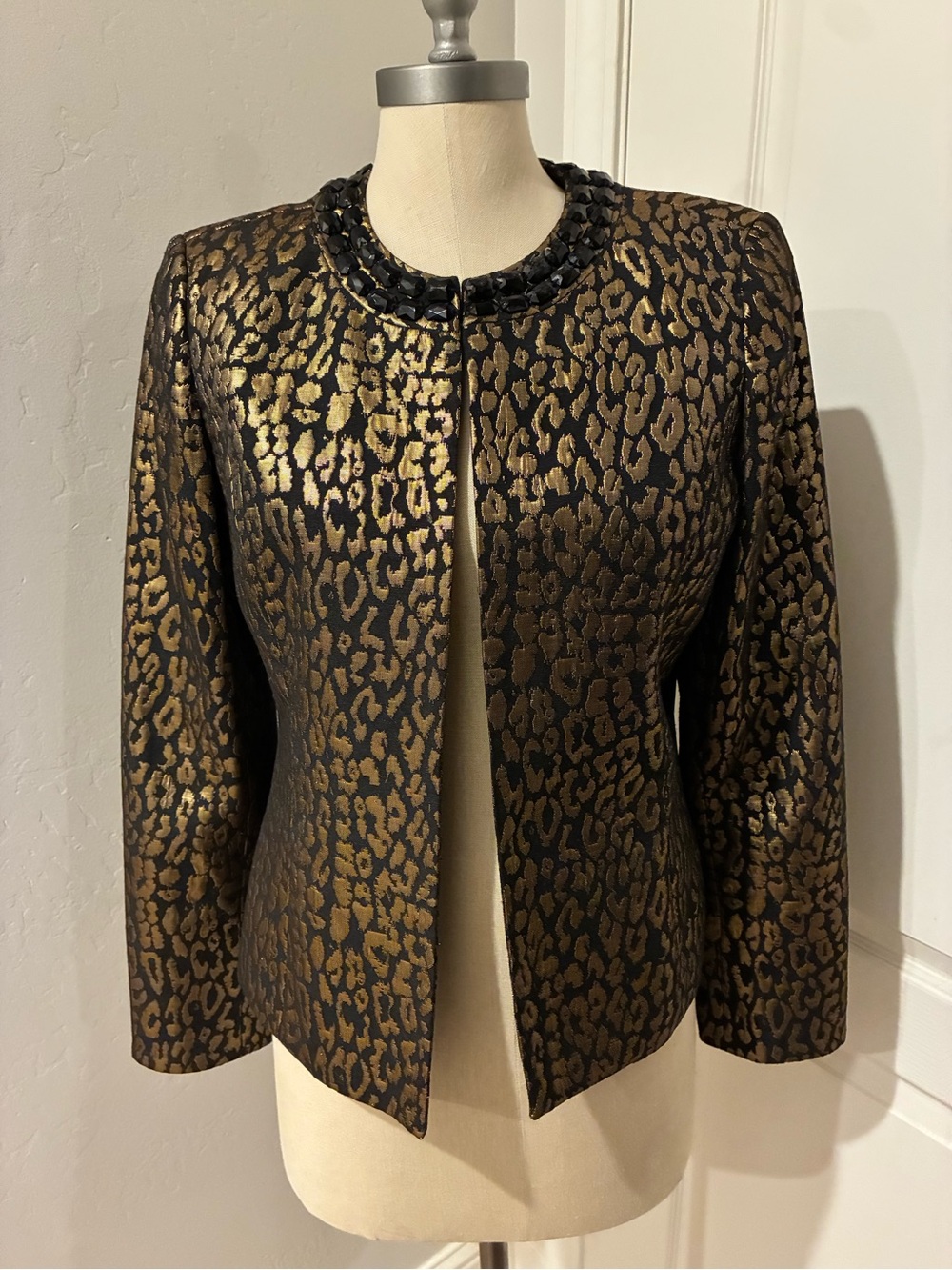 Kasper Black and Gold Leopard Jacquard Collarless Jacket size 8